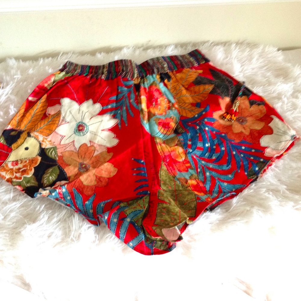 Farm Rio Feminine Nature Shorts - Picture 6 of 12